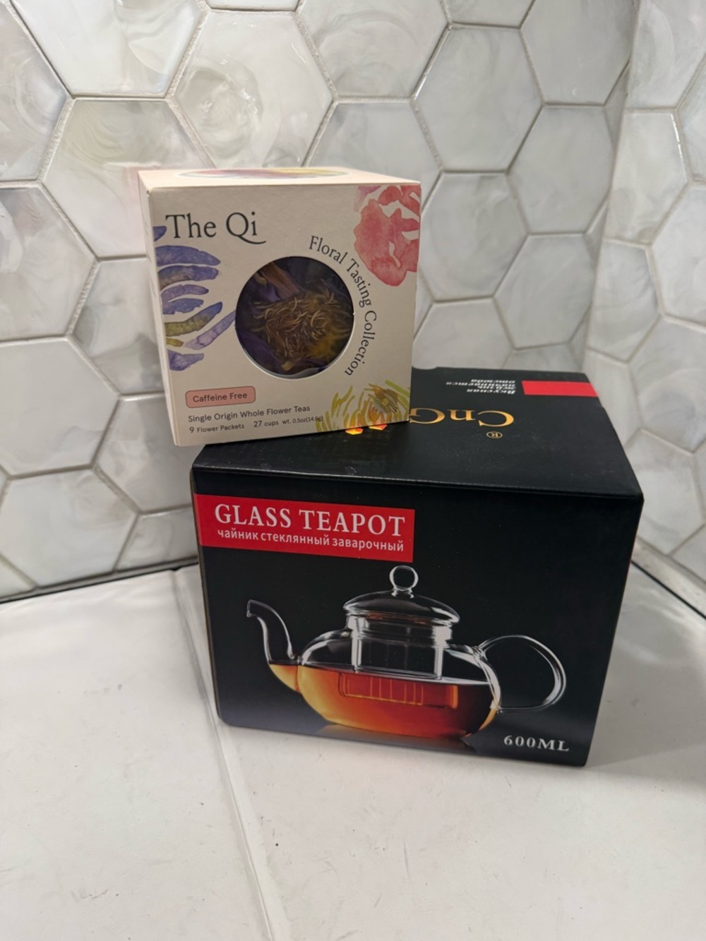 The Qi Flower Floral Tea And Glass Teapot Set Brand New Great Mothers Day Gift!